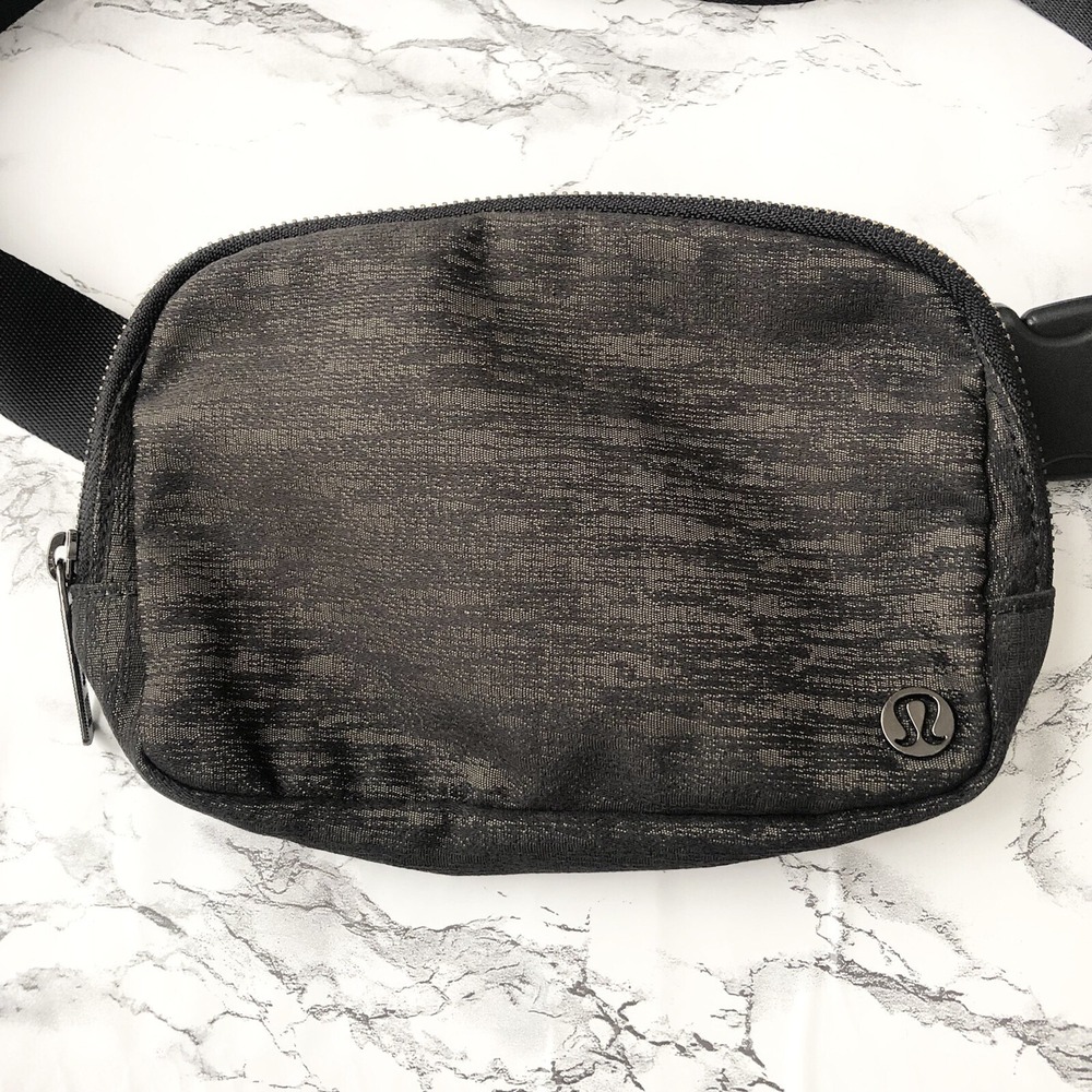 Lululemon Everywhere Belt Bag *1L OG Aqueous Ikat Jacquard Black Highlander